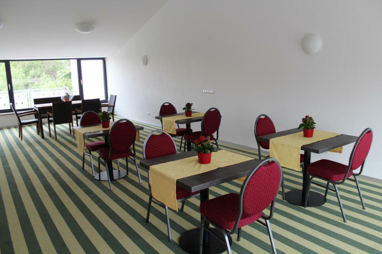 Helmers Gaestehaus Gempfing Exteriér fotografie