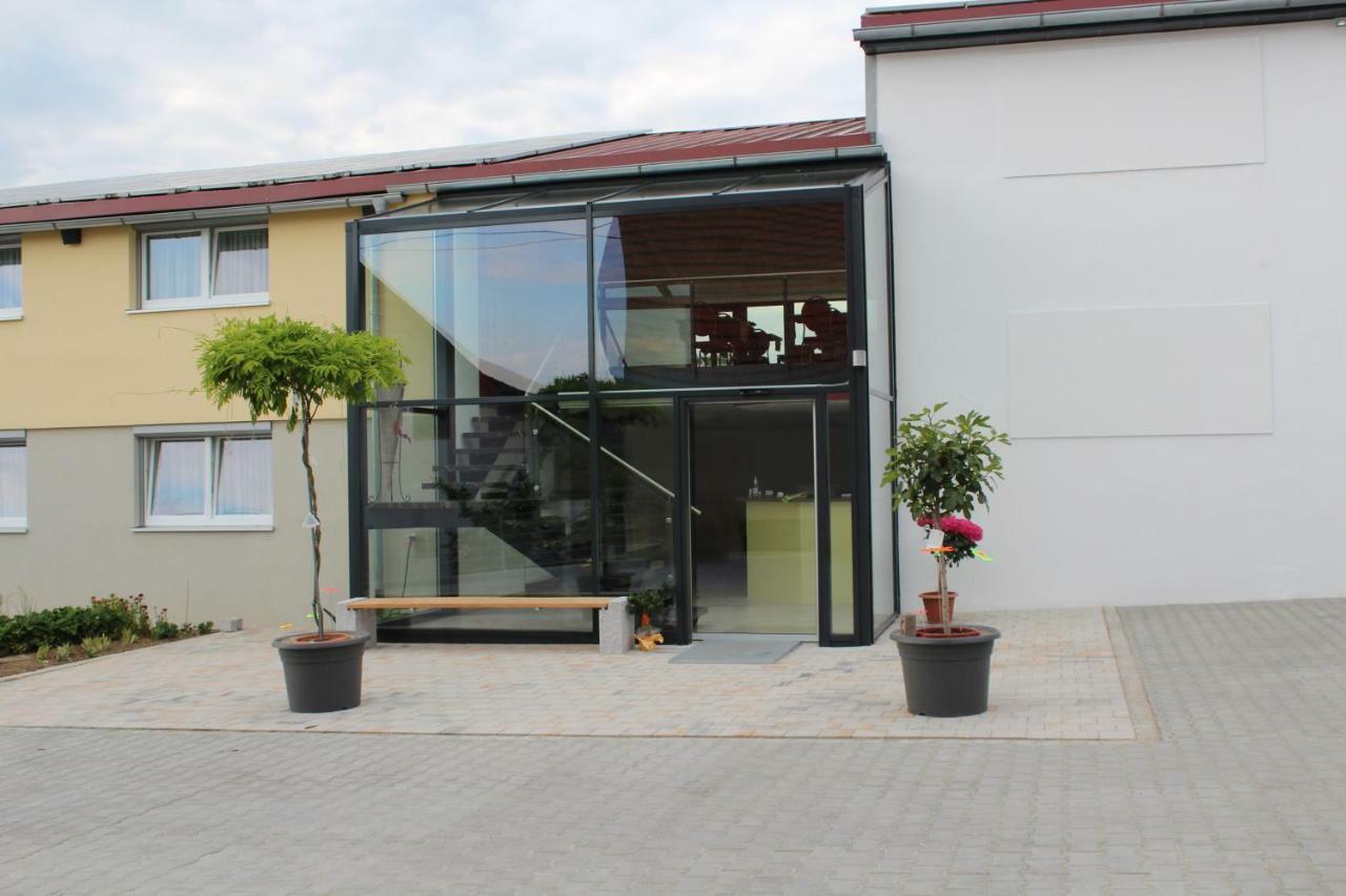 Helmers Gaestehaus Gempfing Exteriér fotografie